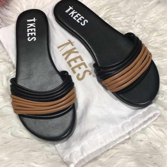 Tkees Lucas Leather Slip On Sandals - Picture 2 of 9